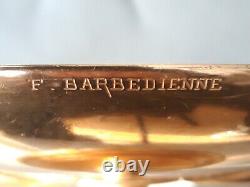 Coupe en Bronze signée F. BARBEDIENNE, Médaillon signé F. LEVILLAIN, 1,6 kg
