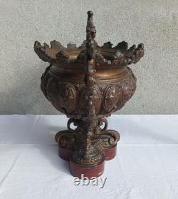 Ensemble Jardinière et 2 aiguillères en bronze époque Napoléon III