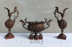 Ensemble jardinière et 2 aiguillères en bronze époque Napoléon III