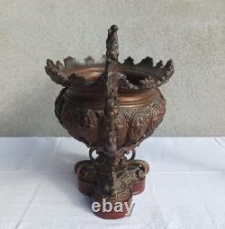 Ensemble jardinière et 2 aiguillères en bronze époque Napoléon III