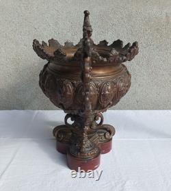 Ensemble jardinière et 2 aiguillères en bronze époque Napoléon III