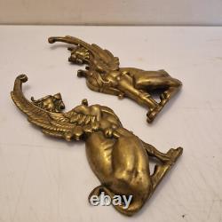 France Paire de griffons en bronze en appliques H. 30,5 cm XIXème