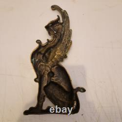 France Paire de griffons en bronze en appliques H. 30,5 cm XIXème