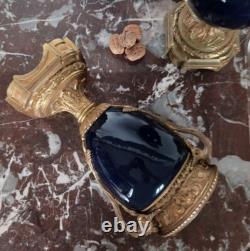 France, époque Napoléon III paire de grands vases montés bronze doré et porc