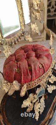 French Antique Napoleon III Mariage globe interior with Pink velvet cushion