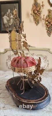 French Antique Napoleon III Mariage globe interior with Pink velvet cushion