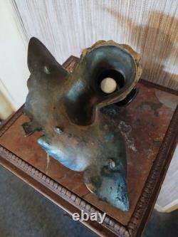 Grand Encrier Rare en Bronze à Décor de Scène de Chasse