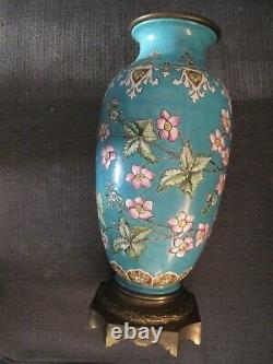 Grand vase japonisant en céramique monté bronze