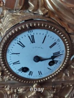 Grande Pendule En Bronze Dore Xixeme