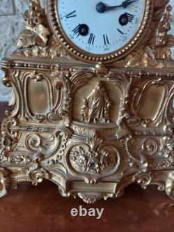 Grande Pendule En Bronze Dore Xixeme