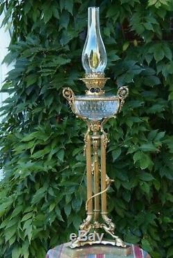 Grande lampe à pétrole Napoléon III La chimère bronze / cristal Baccarat