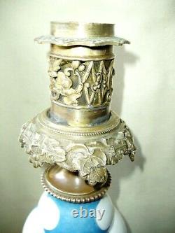 Grande lampe à pétrole bronze porcelaine de Paris polychrome Napoléon III XIXème