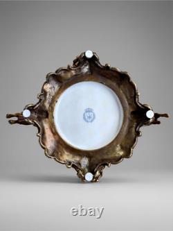 Grande urne couverte style Napoléon III en porcelaine noire et bronze décor ro