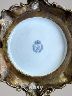 Grande urne couverte style Napoléon III en porcelaine noire et bronze décor ro