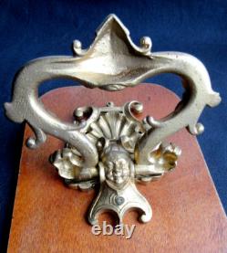 Heurtoir de porte en bronze doré, style Renaissance, époque Napoléon III