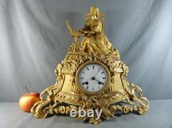 Horloge Pendule Napoléon III en Bronze Doré signé PG, 19ème Siècle, Fonctionne