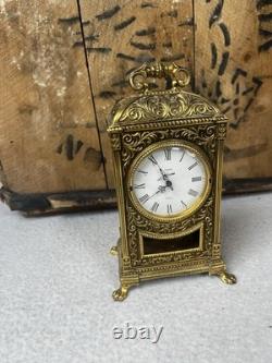 Horloge pendule bronze doré ciselé style rocaille 4 Jewels 8 Day À réviser