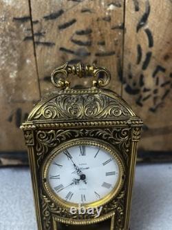Horloge pendule bronze doré ciselé style rocaille 4 Jewels 8 Day À réviser