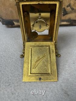 Horloge pendule bronze doré ciselé style rocaille 4 Jewels 8 Day À réviser