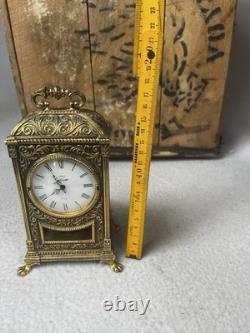 Horloge pendule bronze doré ciselé style rocaille 4 Jewels 8 Day À réviser