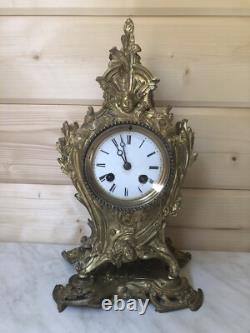 Horloge pendule en bronze decor angelot du XIX ème siècle Napoléon III