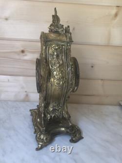 Horloge pendule en bronze decor angelot du XIX ème siècle Napoléon III