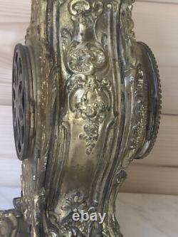 Horloge pendule en bronze decor angelot du XIX ème siècle Napoléon III