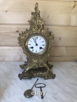 Horloge pendule en bronze decor angelot du XIX ème siècle Napoléon III
