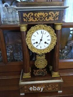 Horloge pendule portique marqueterie et bronze XIXème époque Napoléon III
