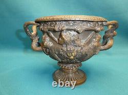 Important Vase Dit De Warwick En Bronze Patiné Xix°