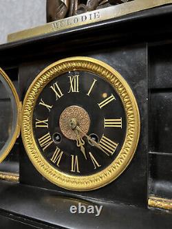 Importante garniture d'horloge en bronze et marbre époque Napoleon III vers 1850