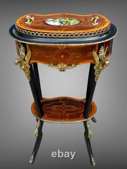 Jardiniere Époque Napoléon III En Marqueterie Et Bois Noirci Ornée De Bronze Jardiniere Époque Napoléon III En Marqueterie Et Bois Noirci Ornée De Bronze