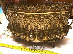 Jardinière du XIX Eme siècle en tole bronzé. Époque Napoléon III
