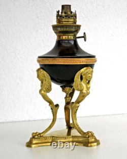 LAMPE à PETROLE ATHENIENNE EMPIRE Bronze Sphinges Ailées XIXème Siècle LAMPE à PETROLE ATHENIENNE EMPIRE Bronze Sphinges Ailées XIXème Siècle