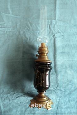 LP53-Lampe à pétrole d'époque Napoléon III en bronze et porcelaine noire