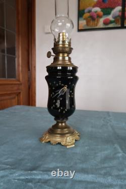 LP53-Lampe à pétrole d'époque Napoléon III en bronze et porcelaine noire