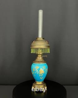 Lampe à huile en bronze et porcelaine émaillée, France, fin du XIXe siècle