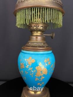 Lampe à huile en bronze et porcelaine émaillée, France, fin du XIXe siècle