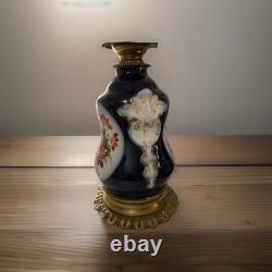 Lampe à pétrole Napoléon III en porcelaine et bronze, Valentine Bayeux