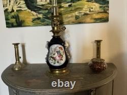 Lampe à pétrole Napoléon III en porcelaine et bronze, Valentine Bayeux