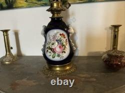 Lampe à pétrole Napoléon III en porcelaine et bronze, Valentine Bayeux