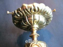 Lampe plafonnier, bronze Napoléon III aux acanthes et globe sculpté de feuilles