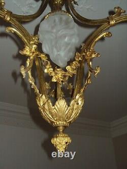 Lustre Napoléon III bronze doré style Louis XVI tulipe rose et flambeau