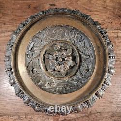 MAGNIFIQUE CASSOLETTE OU CENTRE DE TABLE EN BRONZE A DECOR VEGETAL XIX ème S