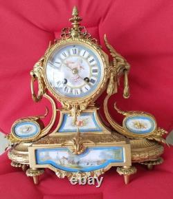 Magnifique Pendule En Bronze Doré Dans Le Gout De Sevres Époque Napoléon III