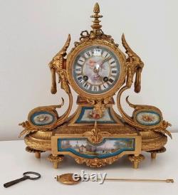 Magnifique Pendule En Bronze Doré Dans Le Gout De Sevres Époque Napoléon III