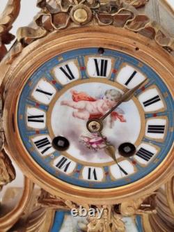 Magnifique Pendule En Bronze Doré Dans Le Gout De Sevres Époque Napoléon III