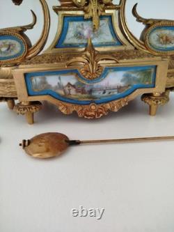 Magnifique Pendule En Bronze Doré Dans Le Gout De Sevres Époque Napoléon III