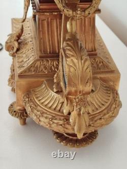Magnifique Pendule En Bronze Doré Dans Le Gout De Sevres Époque Napoléon III