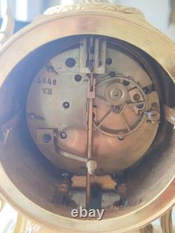 Magnifique Pendule En Bronze Doré Dans Le Gout De Sevres Époque Napoléon III